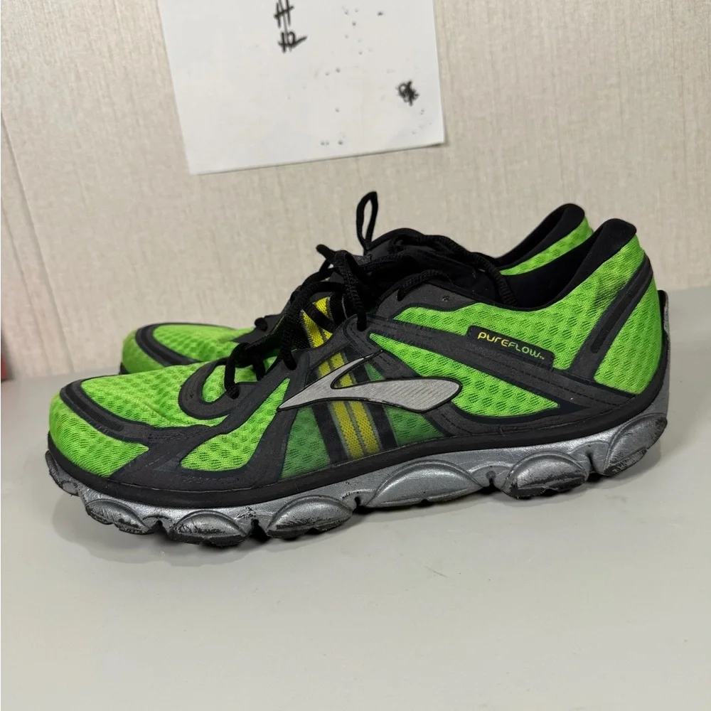 Brooks Trail Shoes, Racing Flats, and Barefoot-Style Shoes Men Size 11‎